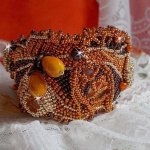 Bracciale Lady in Orange Haute-Couture ricamato con cristalli Swarovski e perline Miyuki.